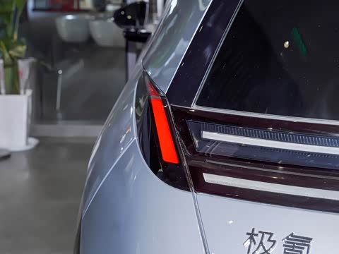 2025�� ����������