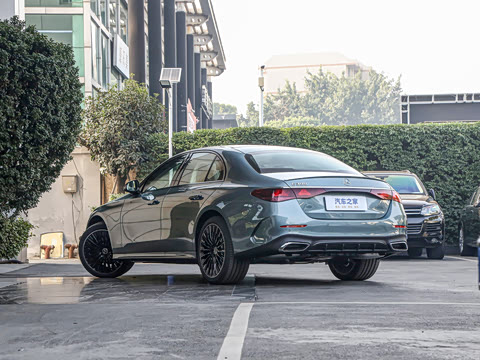 2025�� E 300 �������˶���