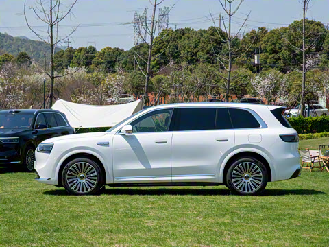 2025�� ���� Ultra�� 53.4kWh 5����