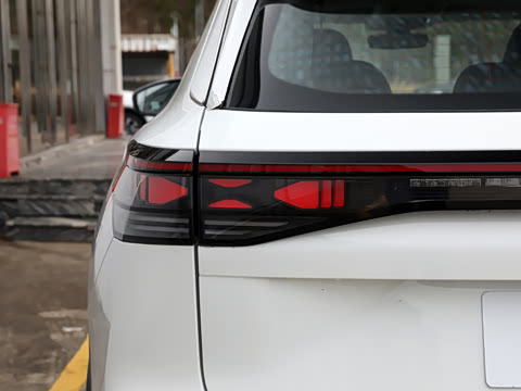 2025�� ̽��L 330TSI ������Ӣ