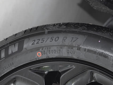 2025�� �˶�ϵ�� 260TURBO ������