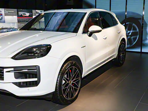 2025�� Cayenne S E-Hybrid 3.0T