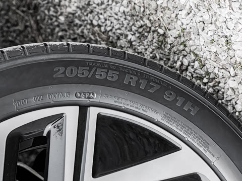 2025�� �Ŀ� 300TSI DSG��Խ��