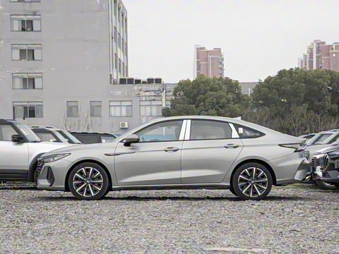 2025�� 2.0T �Զ���+