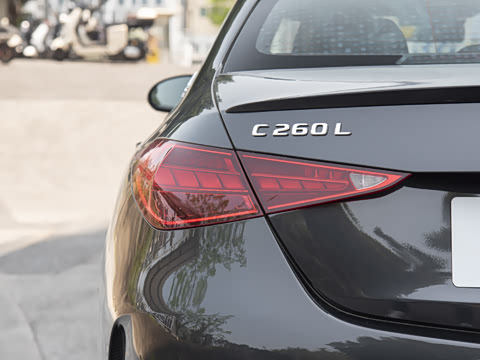 2025�� �Ŀ� C 260 L �ҹ�˶���