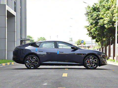 2025�� Ultra���������