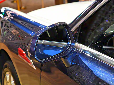 2025�� 4.0T V8 ��ͤ���϶��ư�