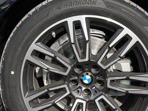 2025�� 525Li M�˶���װ