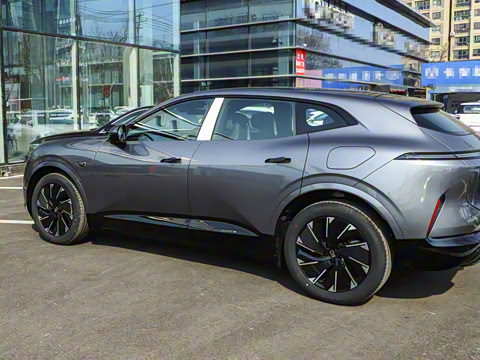 2024�� Pro+���̰�