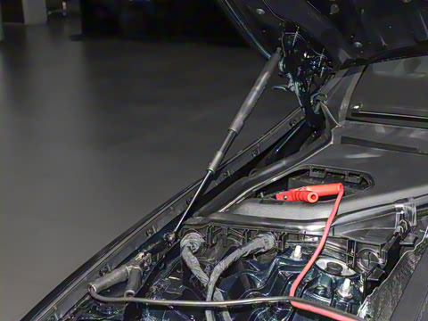 2025�� �Ŀ� E 300 L �����˶���