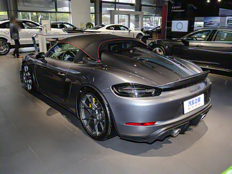 2023�� Spyder RS 4.0L