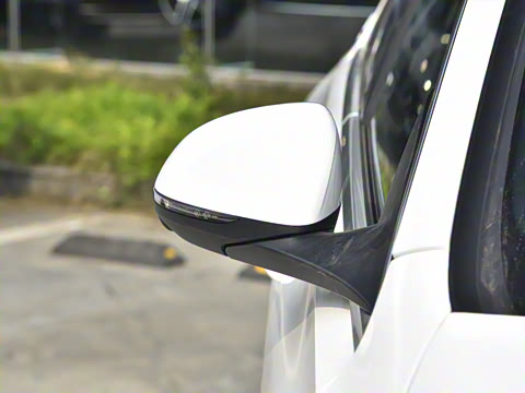 2025�� �Ŀ� C 350 eL