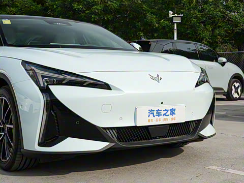 2025�� 560MAX 185kW