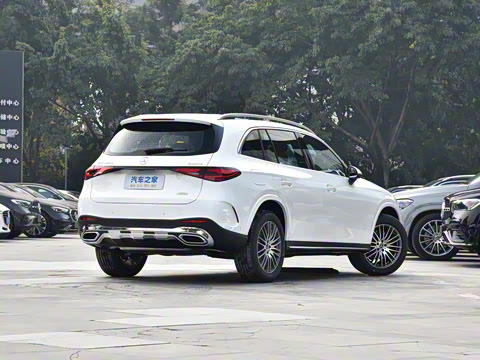 2025�� GLC 300 L 4MATIC ������ 7��