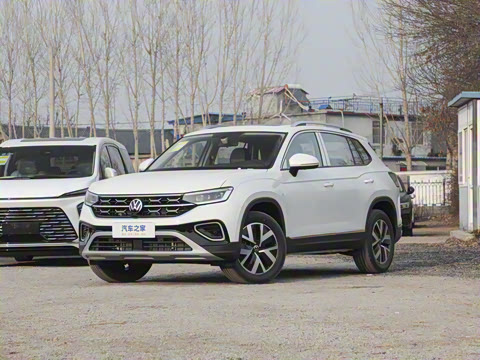 2025�� ������ 300TSI