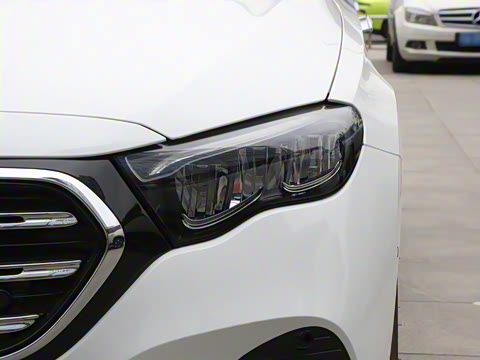 2025�� �Ŀ� E 300 L ʱ����