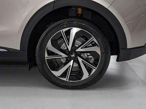 2025�� 688MAX 175kW