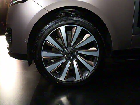 2025�� 4.4 V8 SV�й�ʮ����߶���