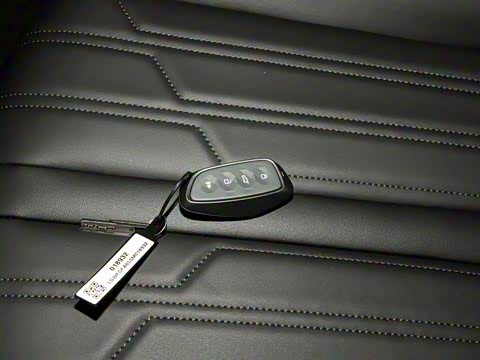 2025�� 2.0T�Զ�������Ӣ�� ����