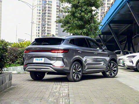 2025�� EV �Ǽݰ� 605km �콢��