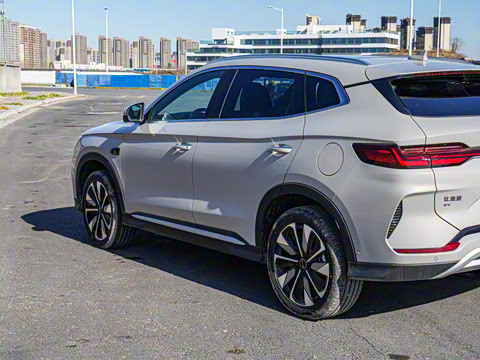 2025�� EV �Ǽݰ� 605km �콢��