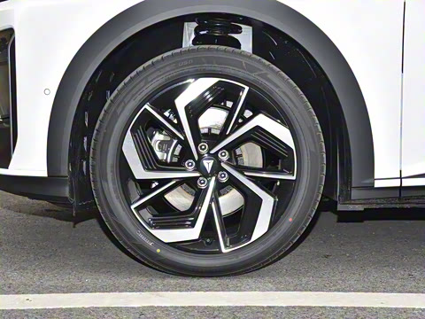 2025�� 520Max ��ΪǬ���Ǽ�ADS SE�����