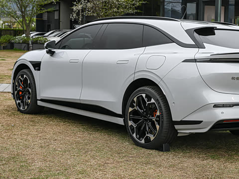 2025�� �����������Ǽݰ� 100kWh