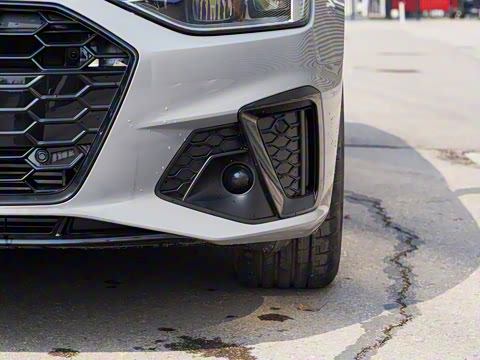 2025�� 200���������� 40 TFSI ����������