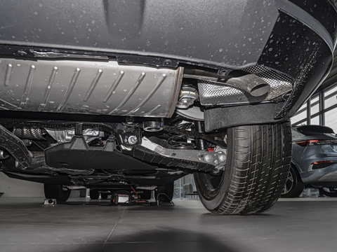 2025�� quattro 45�����ذ� 40 TFSI ������