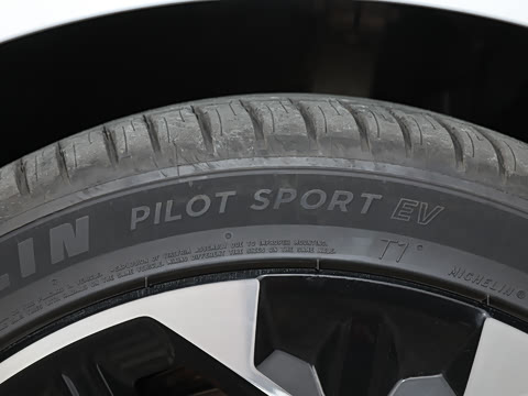 2025�� �����������Ǽݰ� 100kWh