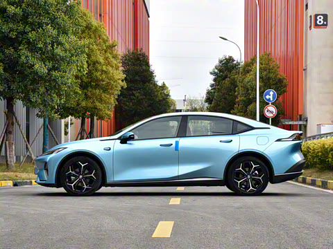 2025�� 300Ultra  �����Ǽ�AD PRO���̰�