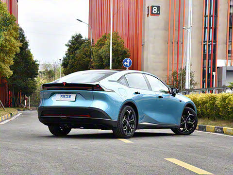 2025�� 300Ultra  �����Ǽ�AD PRO���̰�