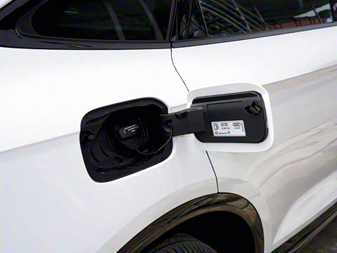 2025�� quattro 45�����ذ� 40 TFSI ������