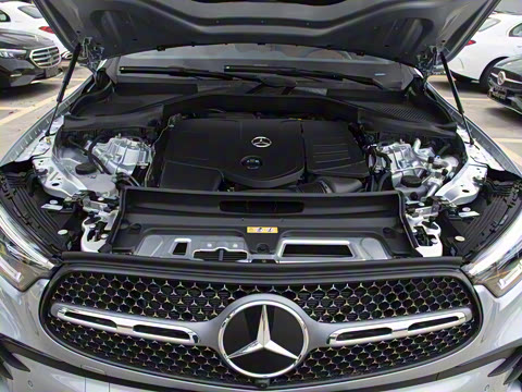 2025�� GLC 300 L 4MATIC ������ 5��