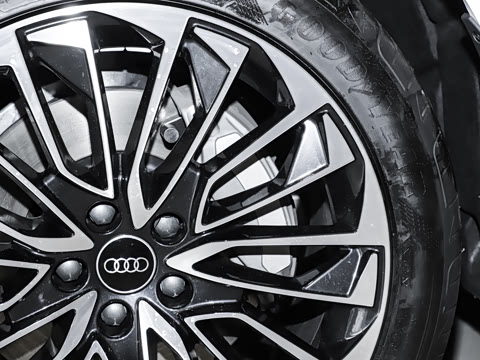 2025�� 45 TFSI ������