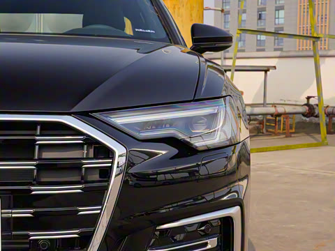 2025�� 40 TFSI ����������