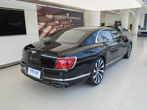 2024�� 4.0T V8 Mulliner