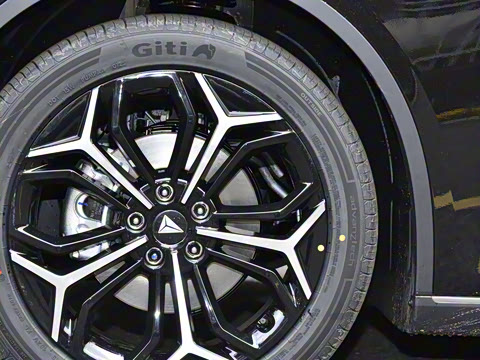 2025�� 230UltraǬ���Ǽ�ADS SE���̰�