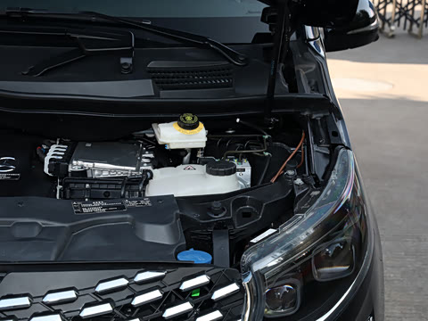 2025�� 2.0T ��Ӱ