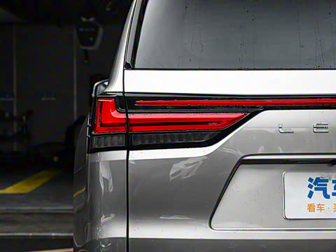 2025�� 700h ��;��