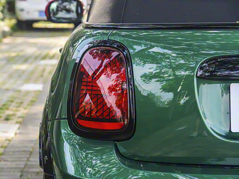 2025�� JOHN COOPER WORKS CABRIO