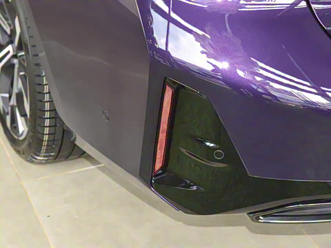 2025�� 330i 50����������