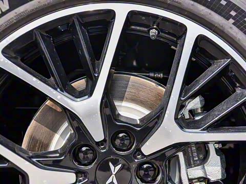 2025�� �������� Max �콢��