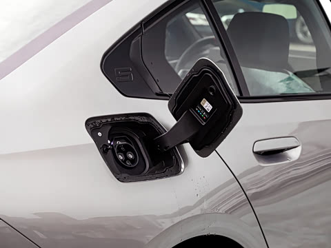 2024�� xDrive M60