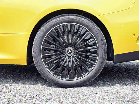 2025�� CLE 300 4MATIC �����ͽ��ܳ�