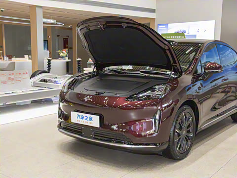 2025�� 825 Max��