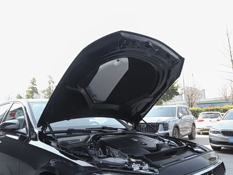 2025�� �Ŀ� E 300 L ʱ���˶���