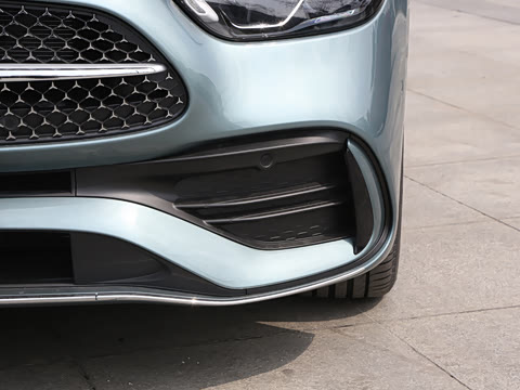 2025�� �Ŀ� C 260 L �˶���