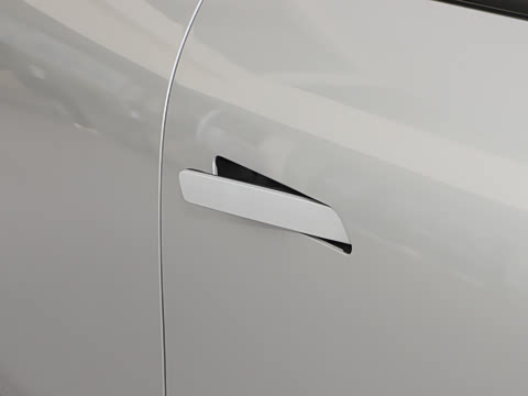 2025�� 636Max���Ȱ� 5��