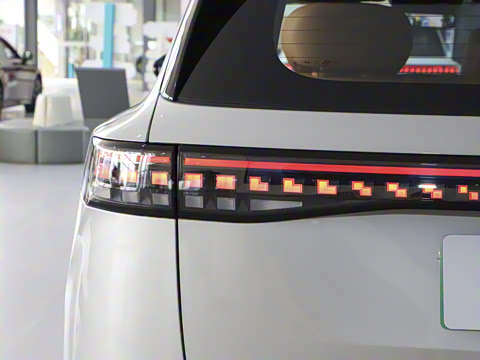 2025�� 636Max���Ȱ� 5��